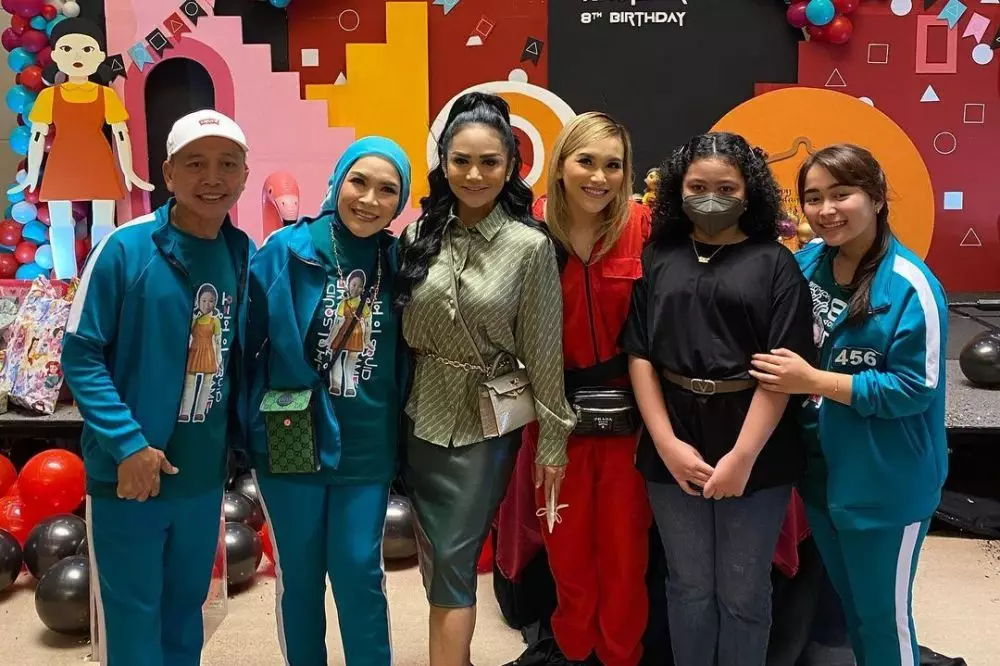 Potret akrab Ayu Ting Ting dan Krisdayanti Instagram