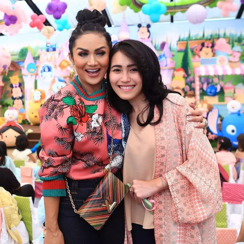 Potret akrab Ayu Ting Ting dan Krisdayanti Instagram