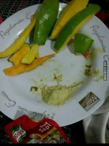 ini dia kalau orang nggak cara potong buah © berbagai sumber