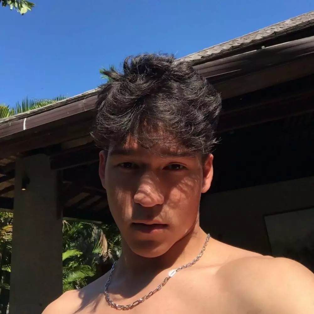 Rafael Adwel pasangan Fuji di film © Instagram Rafael Adwel pasangan Fuji di film © Instagram