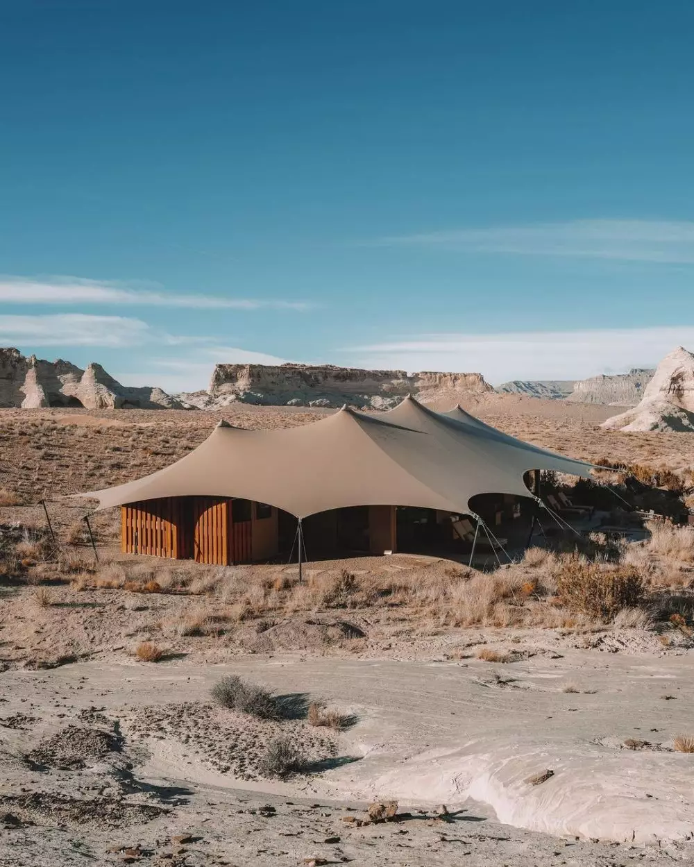 Nikita Willy nginap di hotel termahal di dunia Instagram