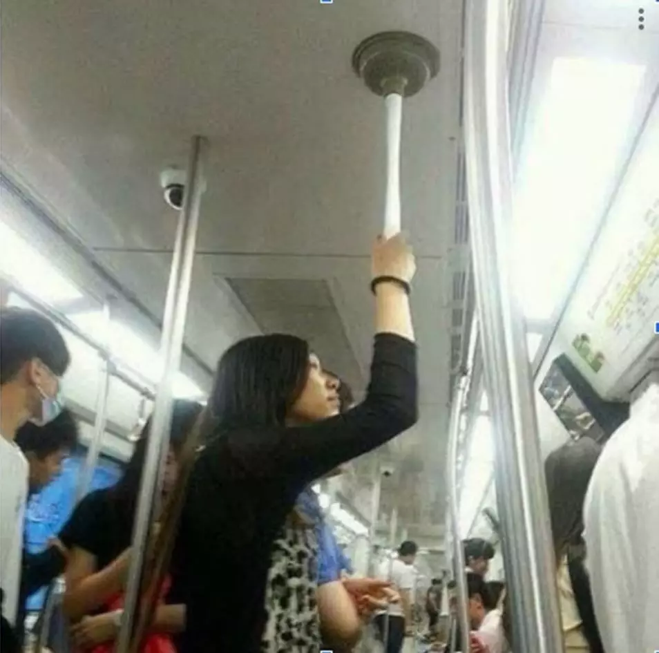 momen pas orang nggak bisa duduk di angkutan © berbagai sumber momen pas orang nggak bisa duduk di angkutan © berbagai sumber