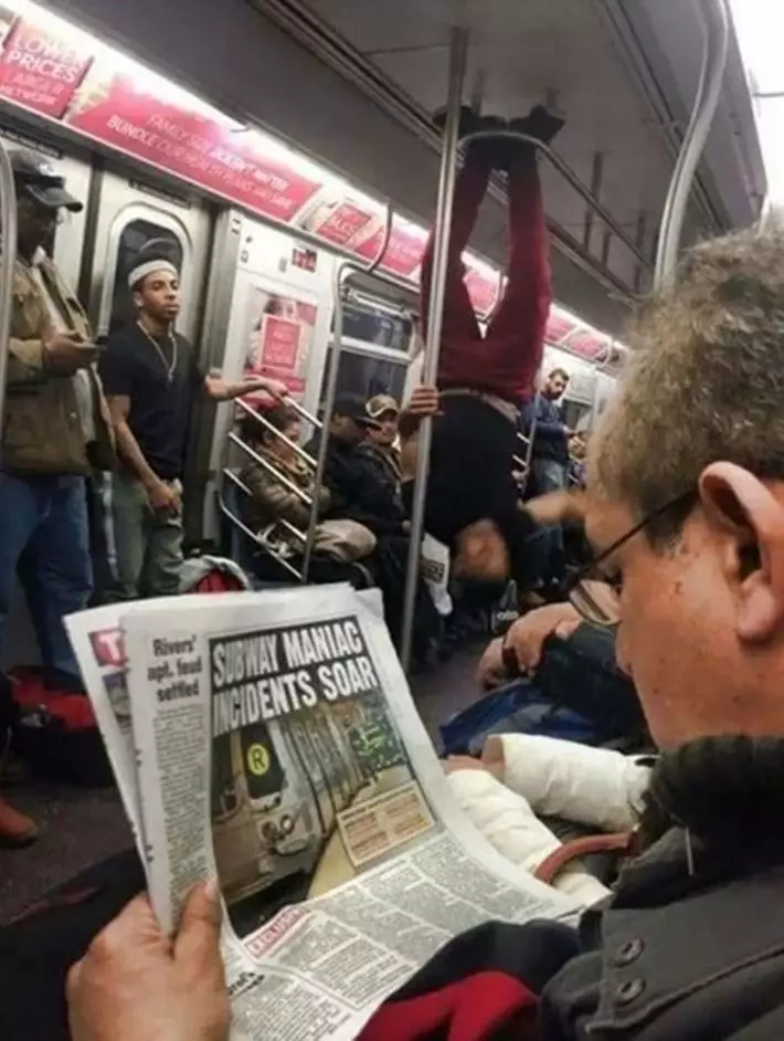 momen pas orang nggak bisa duduk di angkutan © berbagai sumber momen pas orang nggak bisa duduk di angkutan © berbagai sumber