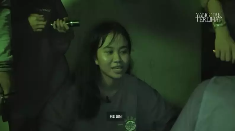 Mayang dan Chika uji nyali © YouTube