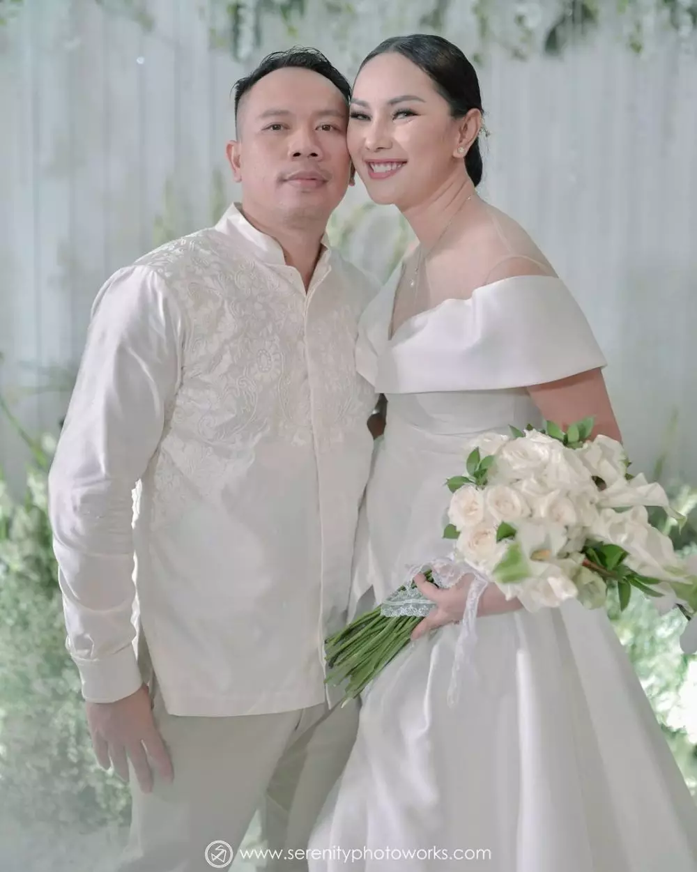 Kalina Oktarani dan Vicky Prasetyo cerai Berbagai sumber Kalina Oktarani dan Vicky Prasetyo cerai Berbagai sumber