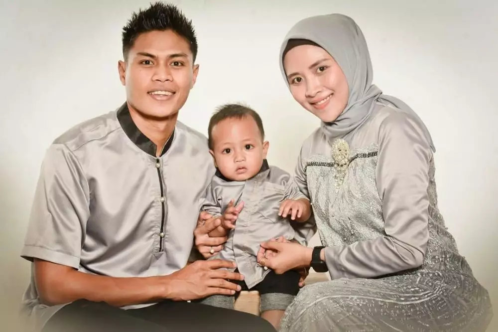 timnas dan pasangan asli Berbagai sumber