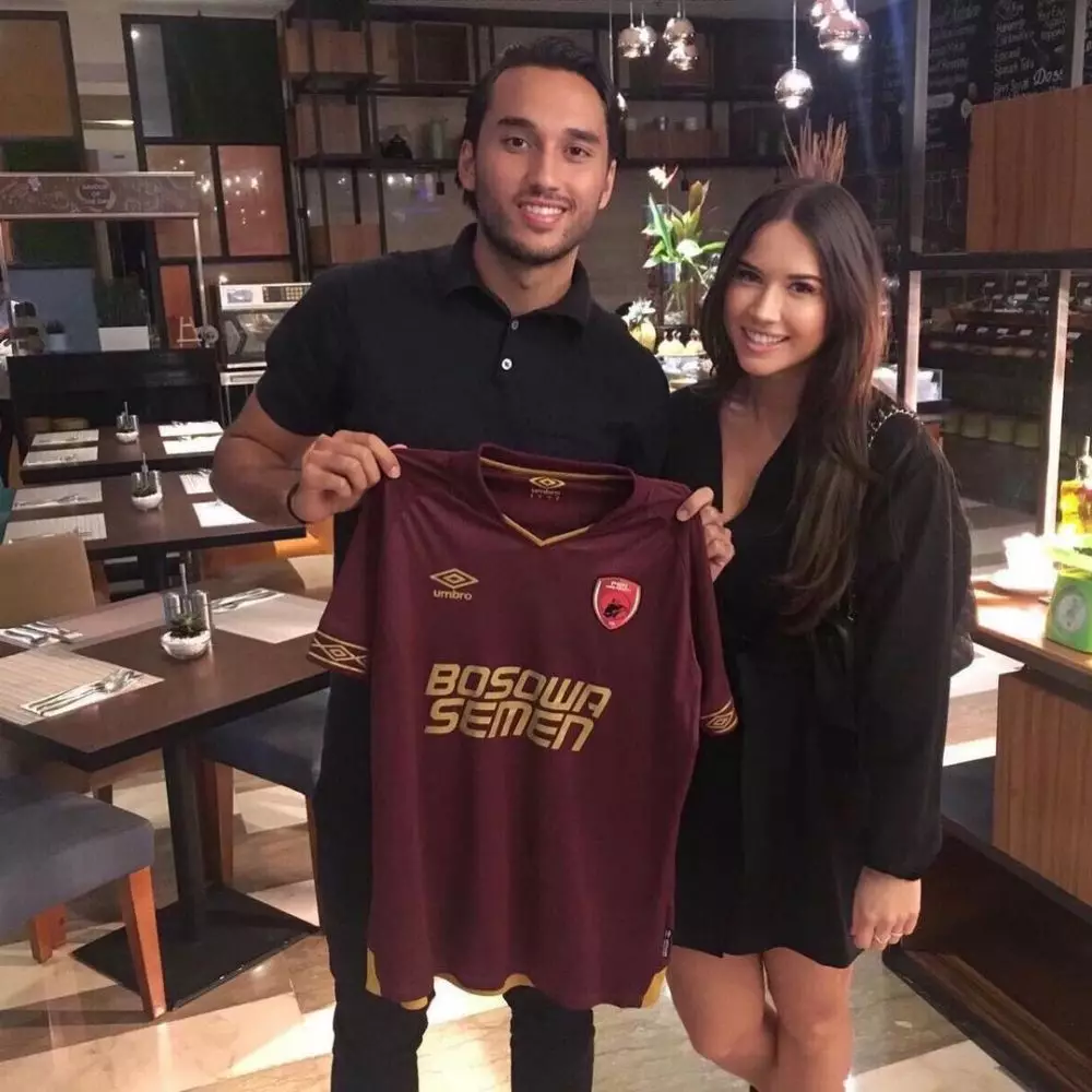 timnas dan pasangan asli Berbagai sumber