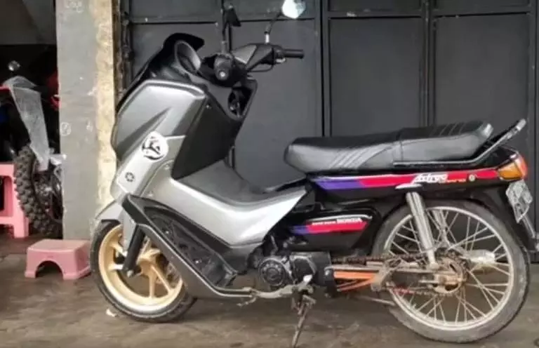 12 Penampakan stang kendaraan ojek online ini bikin geleng kepala berbagai sumber