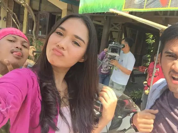 Potret awal karier pemain Layangan Putus Berbagai sumber  Potret awal karier pemain Layangan Putus Berbagai sumber