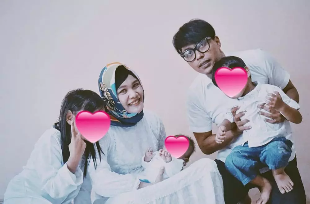 anak seleb kehilangan orang tua saat bayi Berbagai sumber