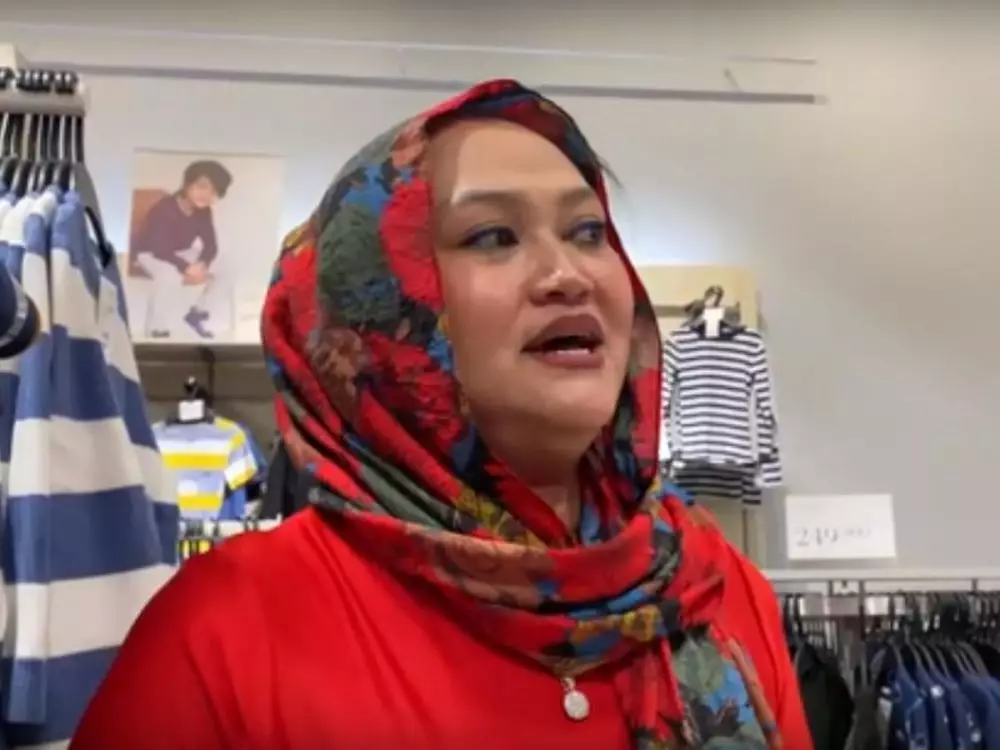 anak seleb kehilangan orang tua saat bayi Berbagai sumber