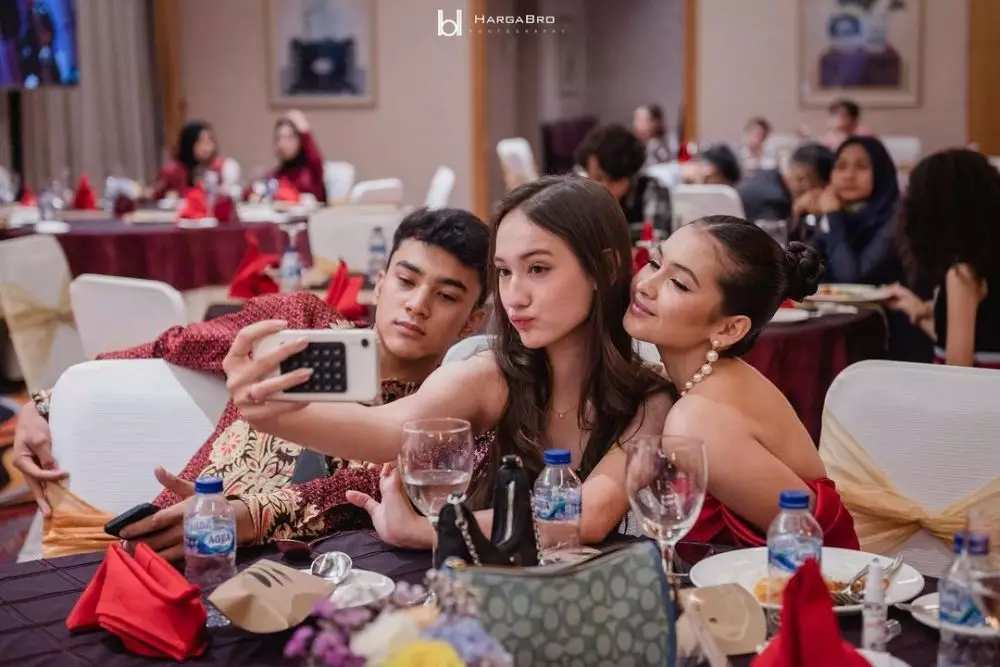 Momen ulang tahun ke-15 Sandrinna Michelle © Instagram Momen ulang tahun ke-15 Sandrinna Michelle © Instagram