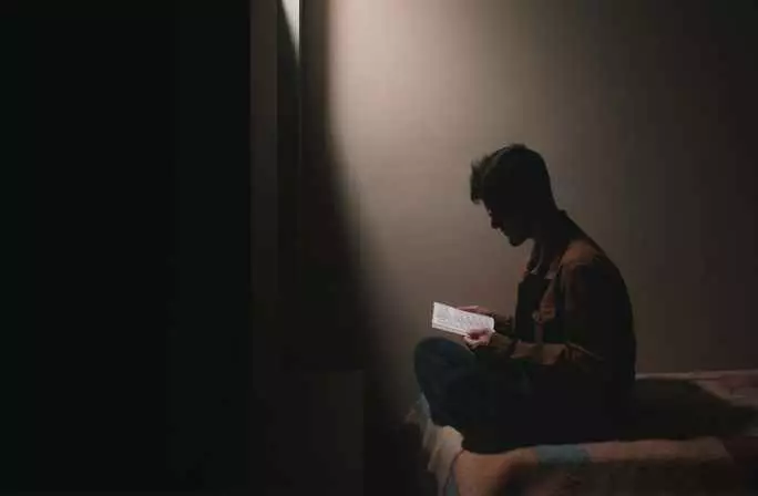 Contoh teks ulasan buku © 2022 brilio.net Contoh teks ulasan buku © 2022 brilio.net