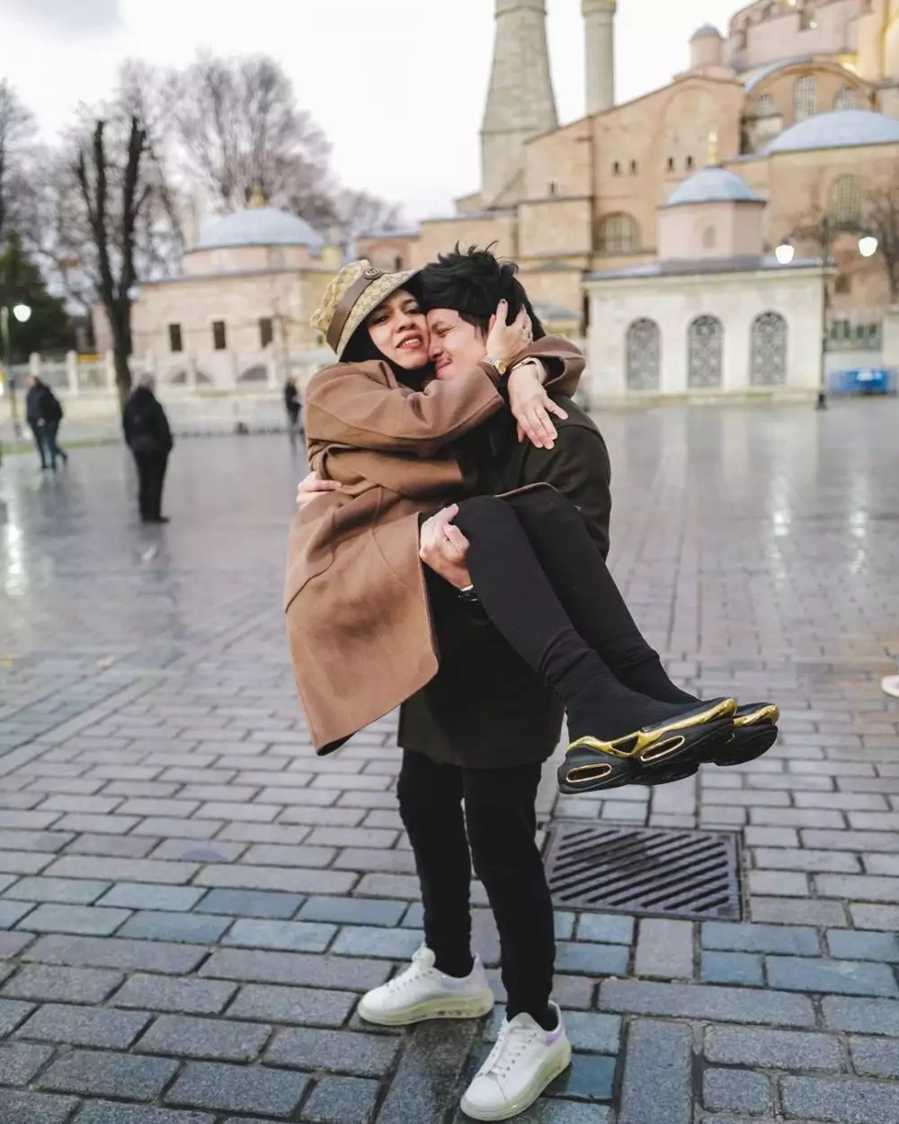 potret kebersamaan Atta Halilintar dan ibu © berbagai sumber potret kebersamaan Atta Halilintar dan ibu © berbagai sumber