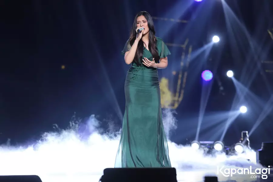 seleb manggung usai lahiran © berbagai sumber seleb manggung usai lahiran © berbagai sumber