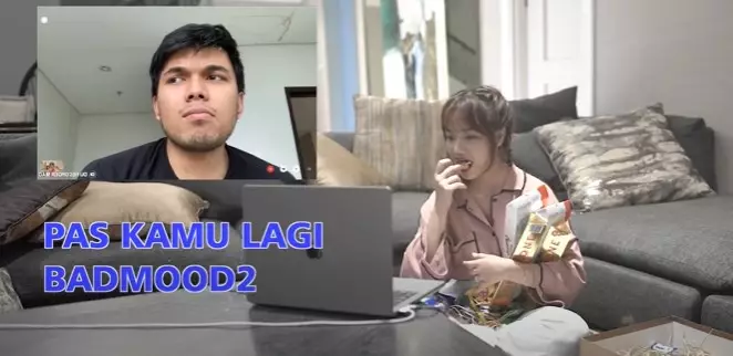 Momen Fuji buka oleh-oleh © YouTube Momen Fuji buka oleh-oleh © YouTube