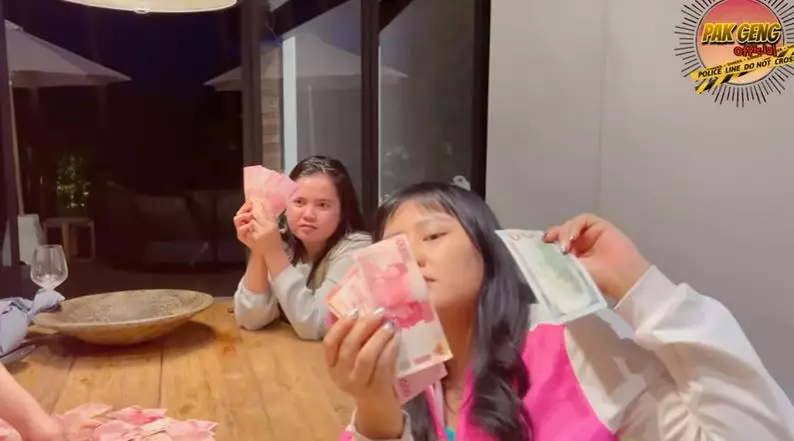 Via Vallen serok uang © YouTube