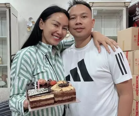 potret mesra Kalina Ocktaranny & Vicky Prasetyo © Instagram