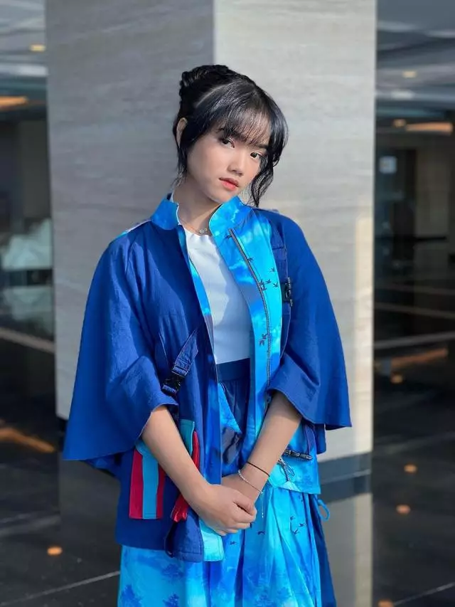 Fuji lakukan pemotretan, gayanya dipuji mirip artis Korea Berbagai sumber 