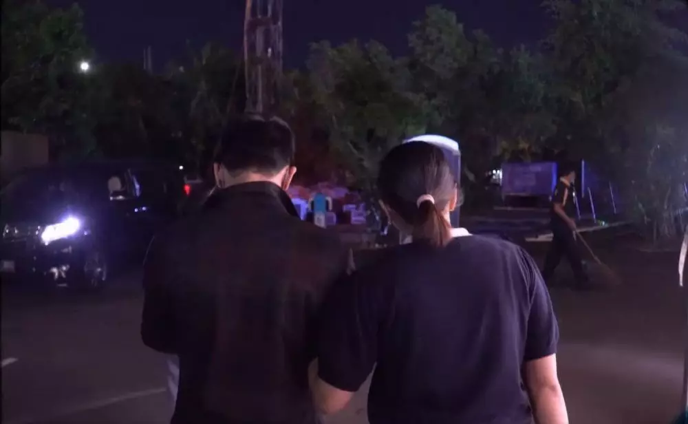 Momen 8 vokalis band tampan bareng putrinya Berbagai sumber Momen 8 vokalis band tampan bareng putrinya Berbagai sumber