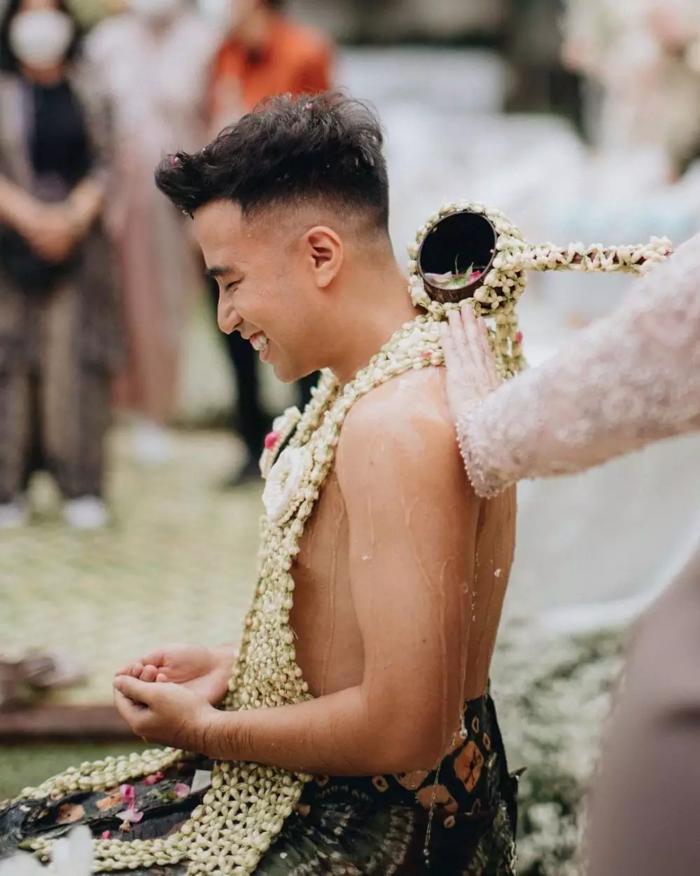 siraman Vidi Aldiano © 2022 brilio.net siraman Vidi Aldiano © 2022 brilio.net