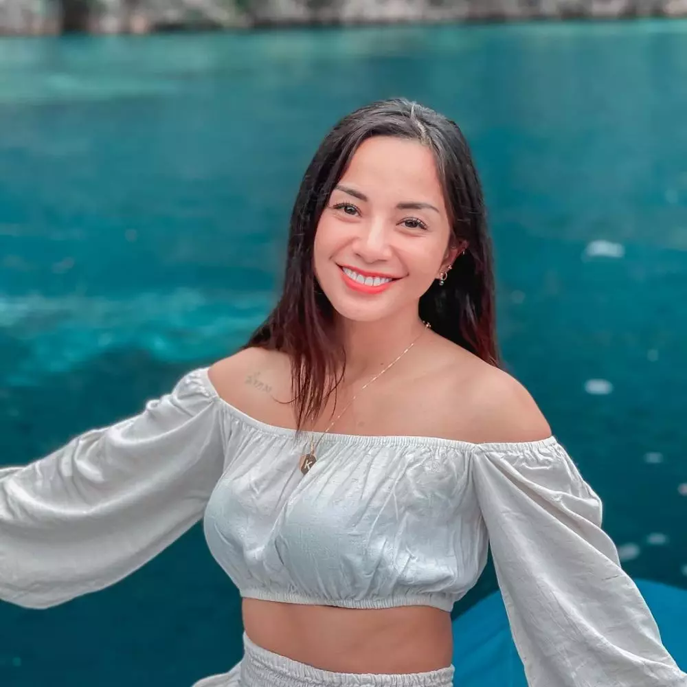 Seleb lelang benda berharga untuk donasi sosial Instagram