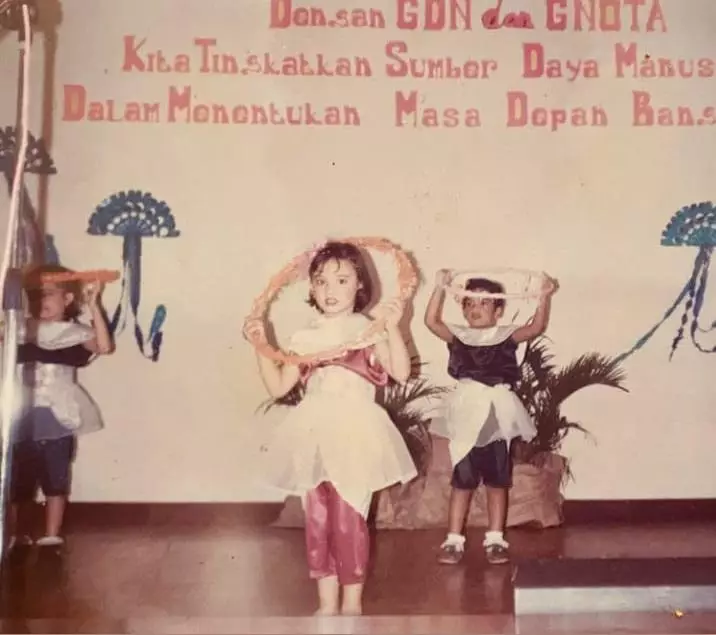 potret masa kecil sheila dara © instagram potret masa kecil sheila dara © instagram