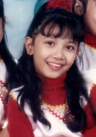 potret masa kecil sheila dara © instagram potret masa kecil sheila dara © instagram