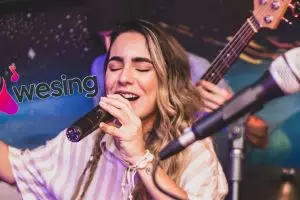 Cara download lagu di WeSing, tetap karaokean tanpa koneksi internet