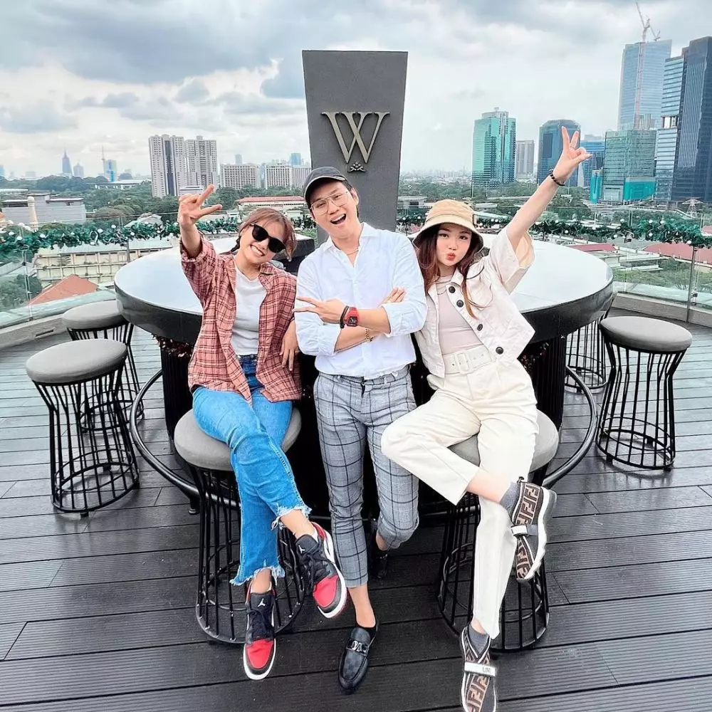 Fuji dan para crazy rich © Instagram