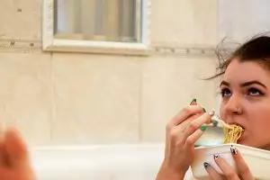 Ungkap kepribadianmu yang sebenarnya dilihat dari kebiasaan makan mi