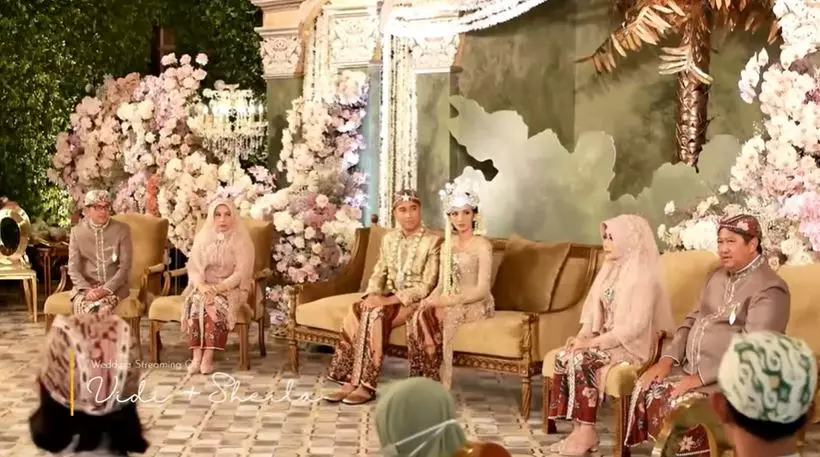 Dekorasi pernikahan Vidi Aldiano Berbagai sumber