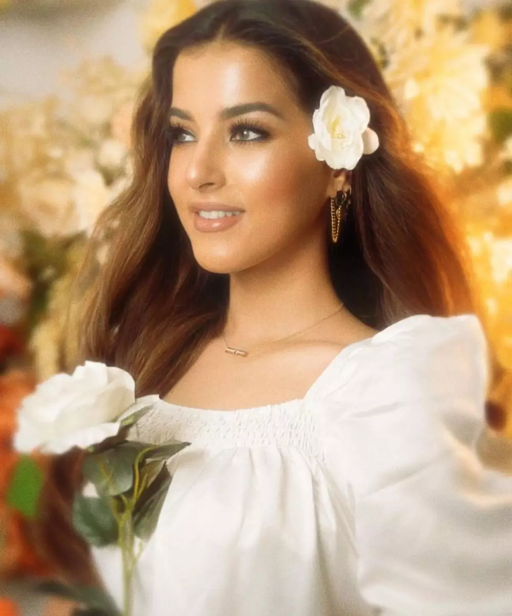 Tasya Farasya bergaya ala Thalia 'Rosalinda' Instagram Tasya Farasya bergaya ala Thalia 'Rosalinda' Instagram