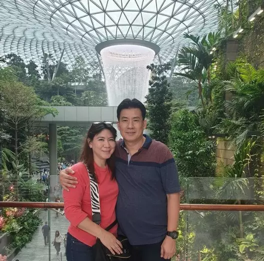 atlet bulu tangkis dan pasangan Berbagai sumber