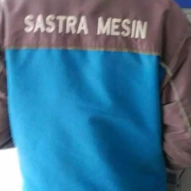 tulisan kocak di baju bapak bapak © berbagai sumber