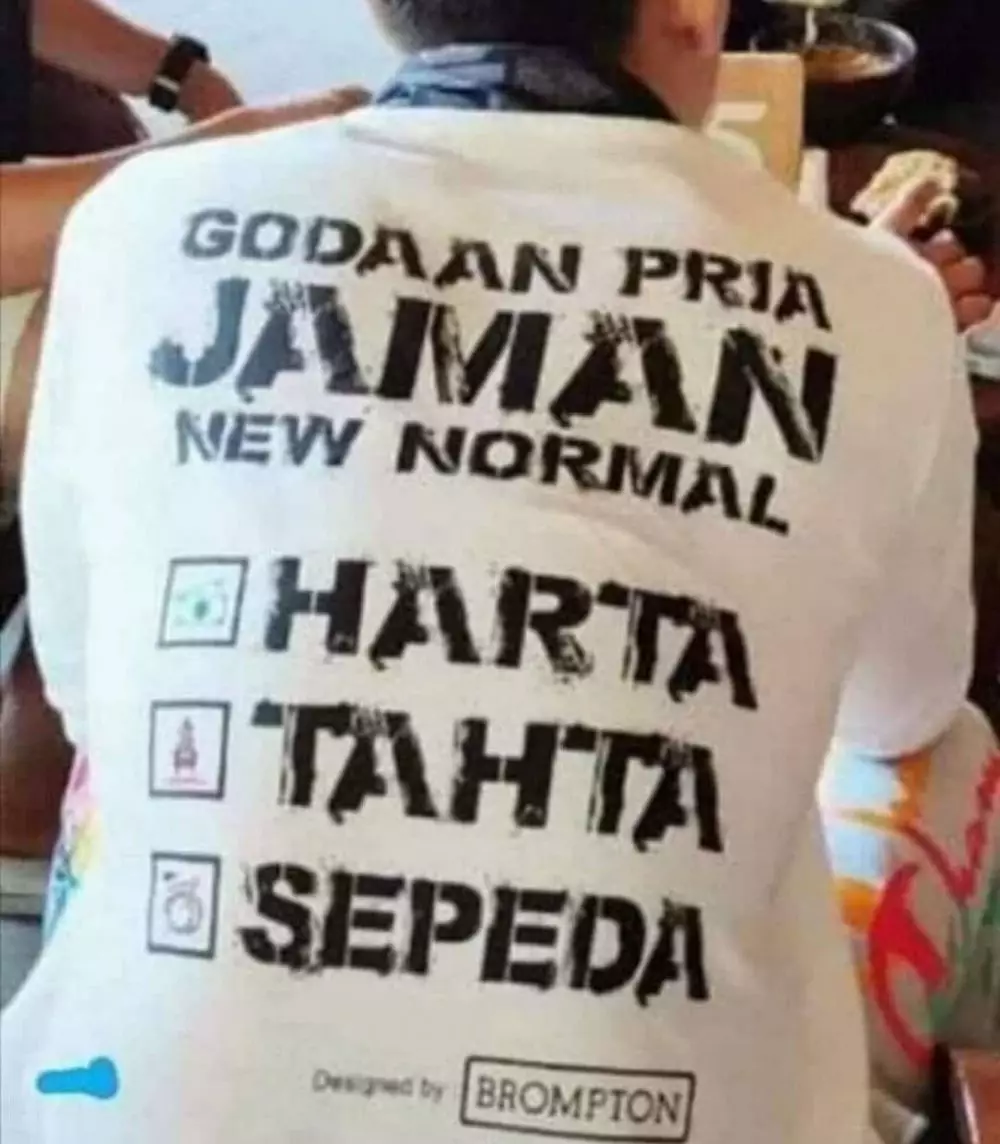 tulisan kocak di baju bapak bapak © berbagai sumber