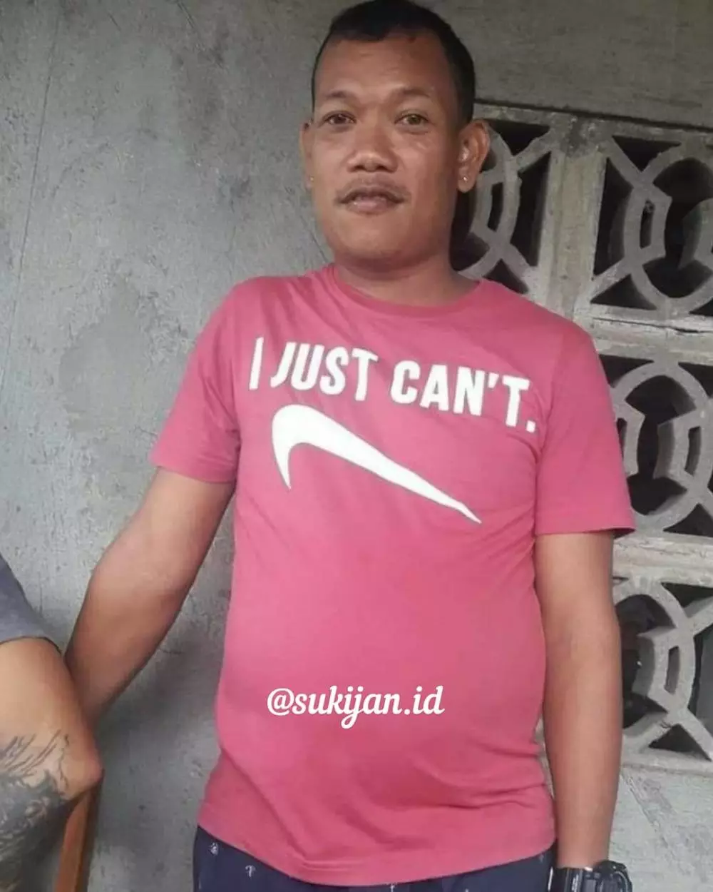 tulisan kocak di baju bapak bapak © berbagai sumber