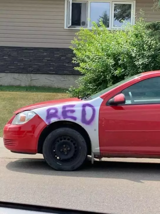 potret orang perbaiki mobil © berbagai sumber