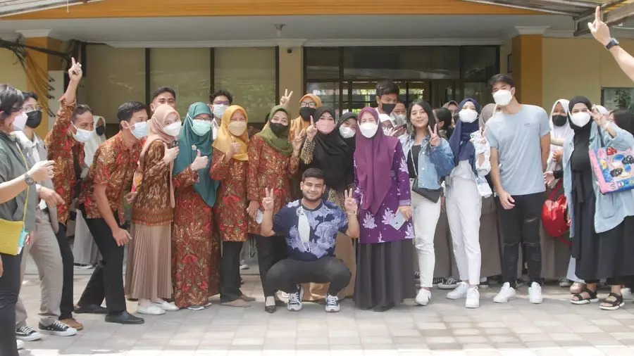 begini 7 momen Fadil Jaidi jadi guru © 2022 brilio.net begini 7 momen Fadil Jaidi jadi guru © 2022 brilio.net