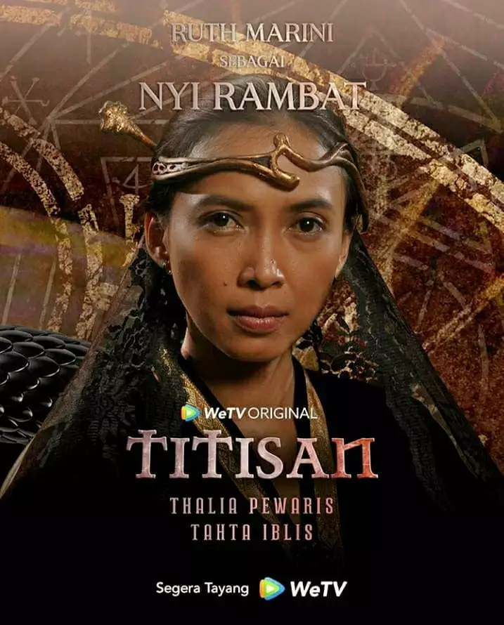 Ruth Marini dalam berbagai peran © Instagram