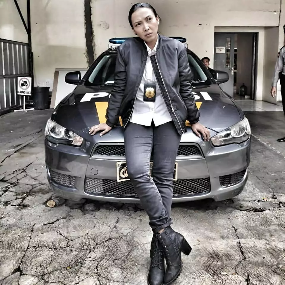 Ruth Marini dalam berbagai peran © Instagram