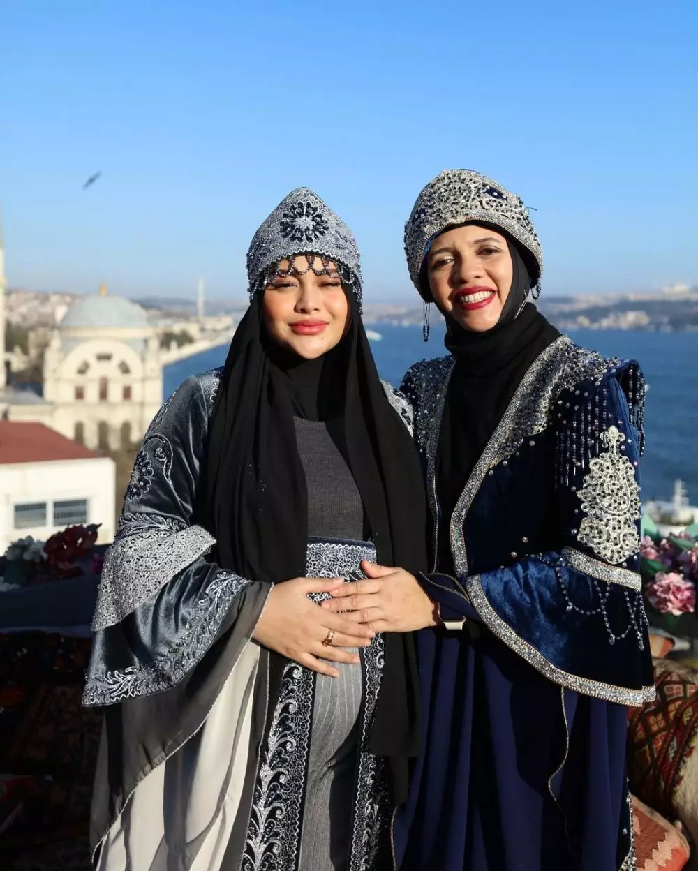 Momen kebersamaan Aurel Hermansyah bareng ibu mertua © 2022 brilio.net