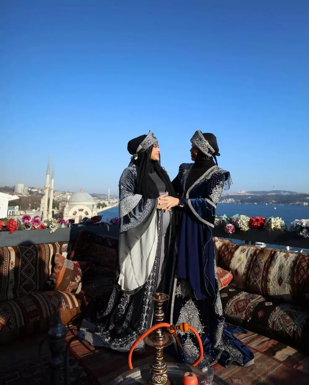 Momen kebersamaan Aurel Hermansyah bareng ibu mertua © 2022 brilio.net