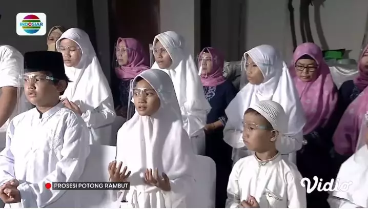 momen akikah anak lesty dan rizky billar © YouTube