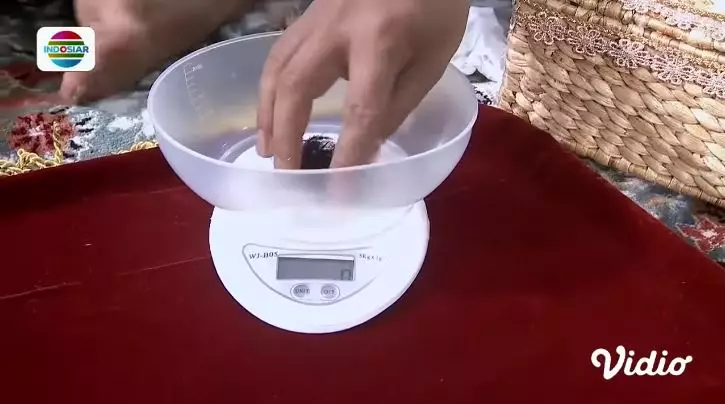 momen akikah anak lesty dan rizky billar © YouTube