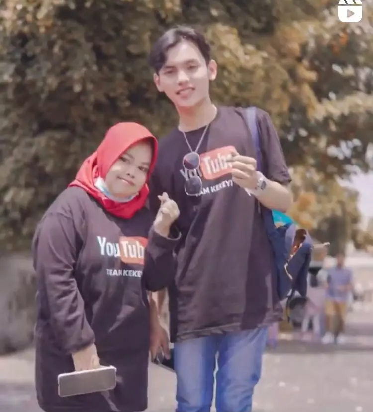 Potret kebersamaan Kekeyi dan pacar barunya Berbagai sumber  Potret kebersamaan Kekeyi dan pacar barunya Berbagai sumber
