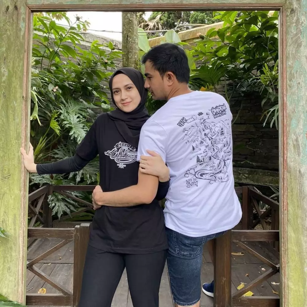 9 Momen aktor langganan peran selingkuh bareng pasangan asli © 2022 brilio.net