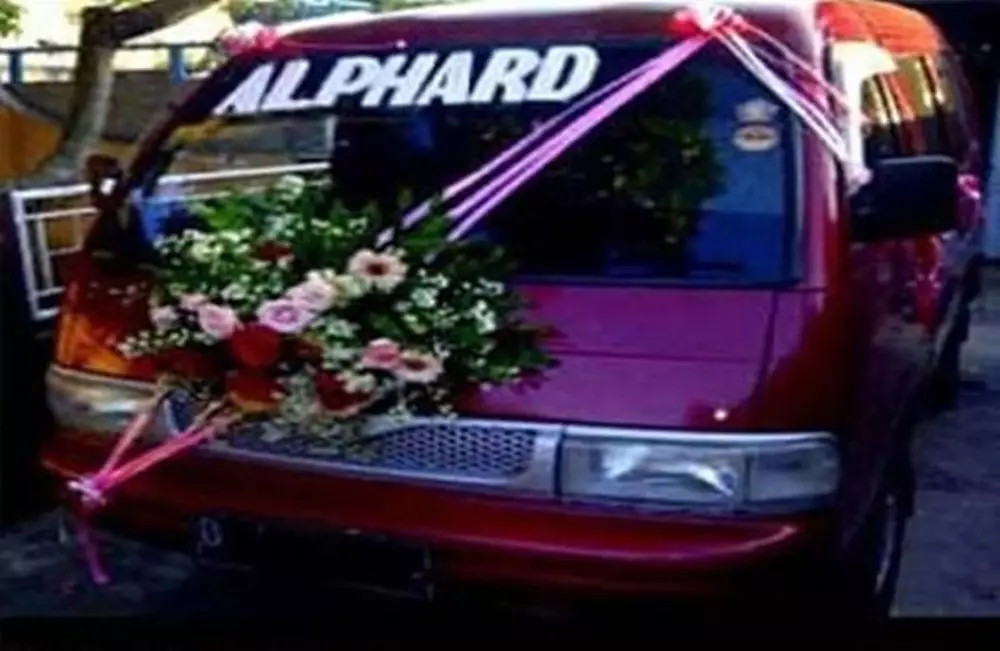 tulisan lucu di badan mobil © berbagai sumber