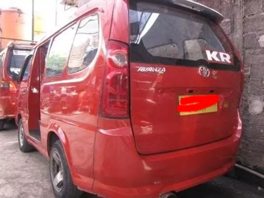 penampakan absurd eksterior mobil © Facebook