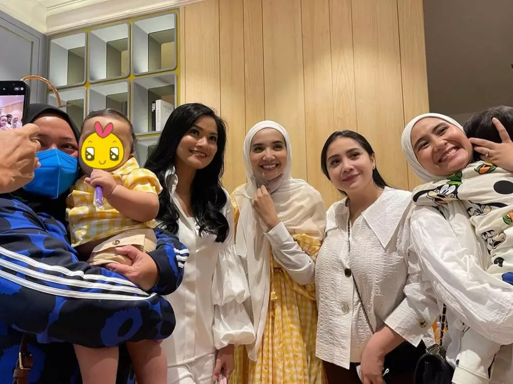 Zaskia Sungkar gelar syukuran baby Ukkasya © Instagram